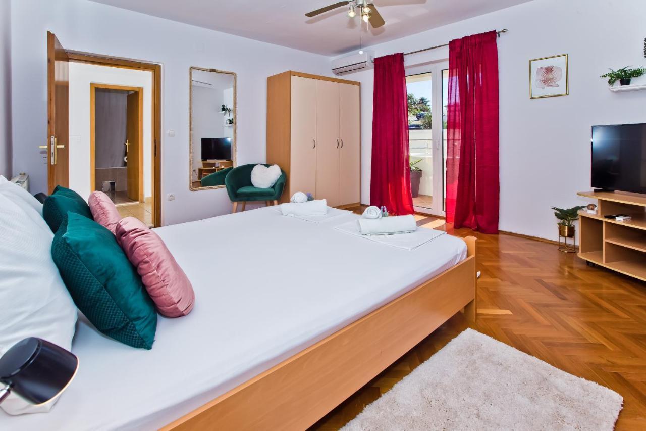 Apartments And Rooms Marija Hvar Town Exterior foto