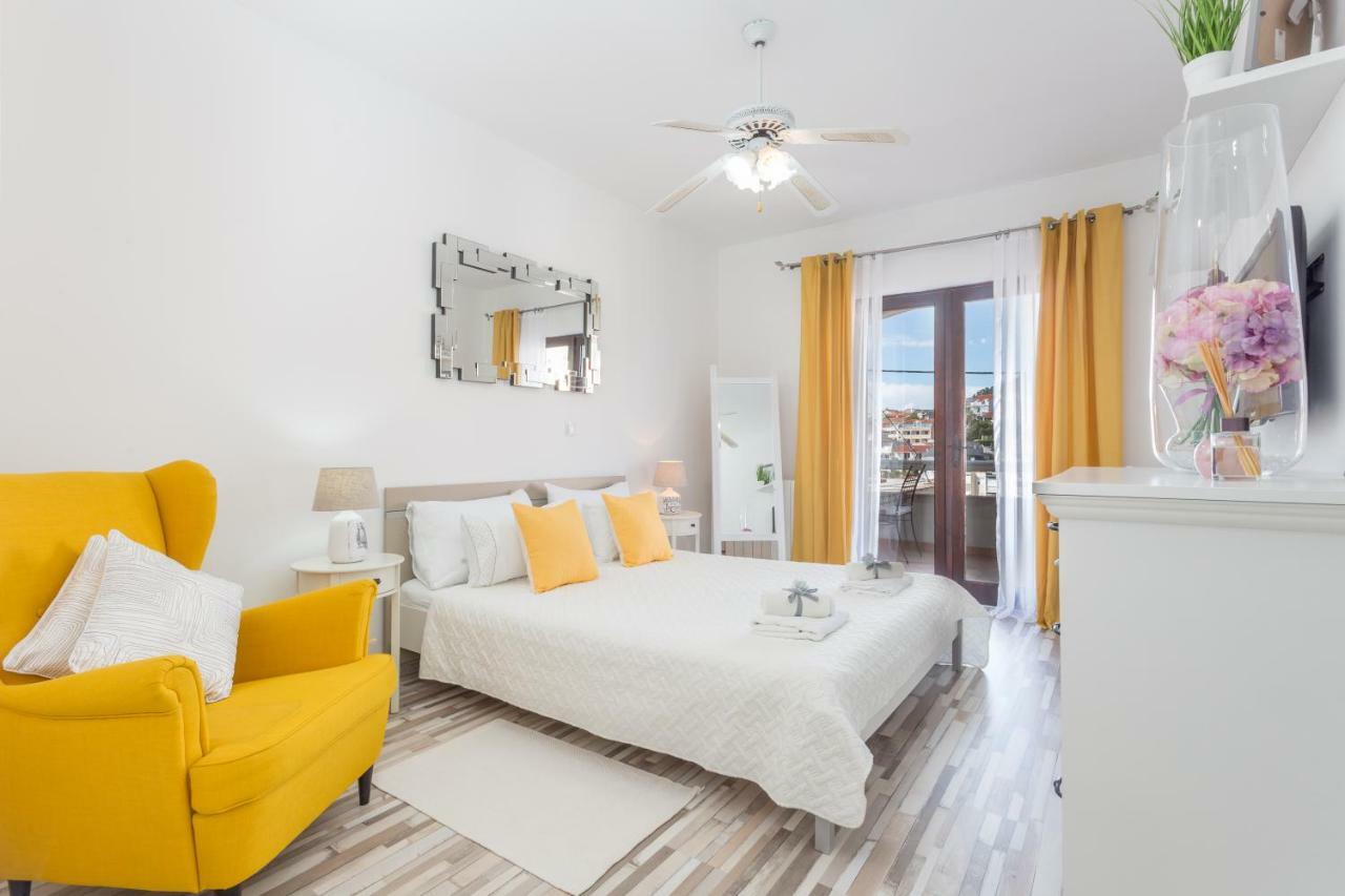 Apartments And Rooms Marija Hvar Town Exterior foto